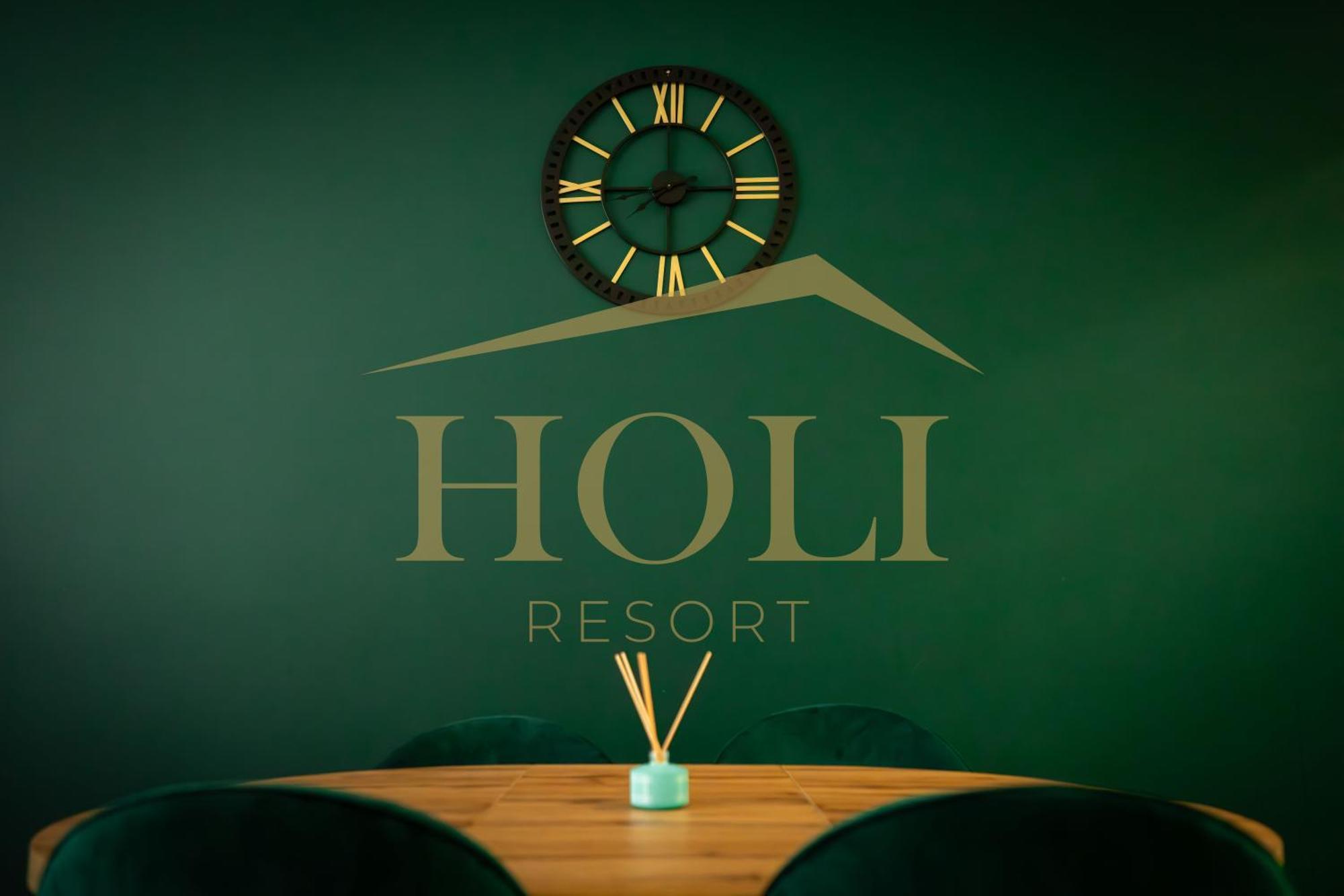 Holi Apartment